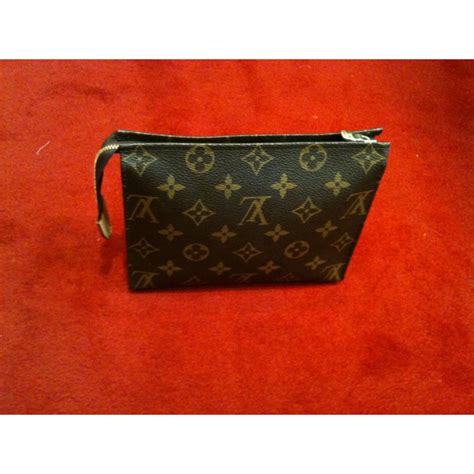 pochette toilette louis vuitton 19|louis vuitton poche monogram.